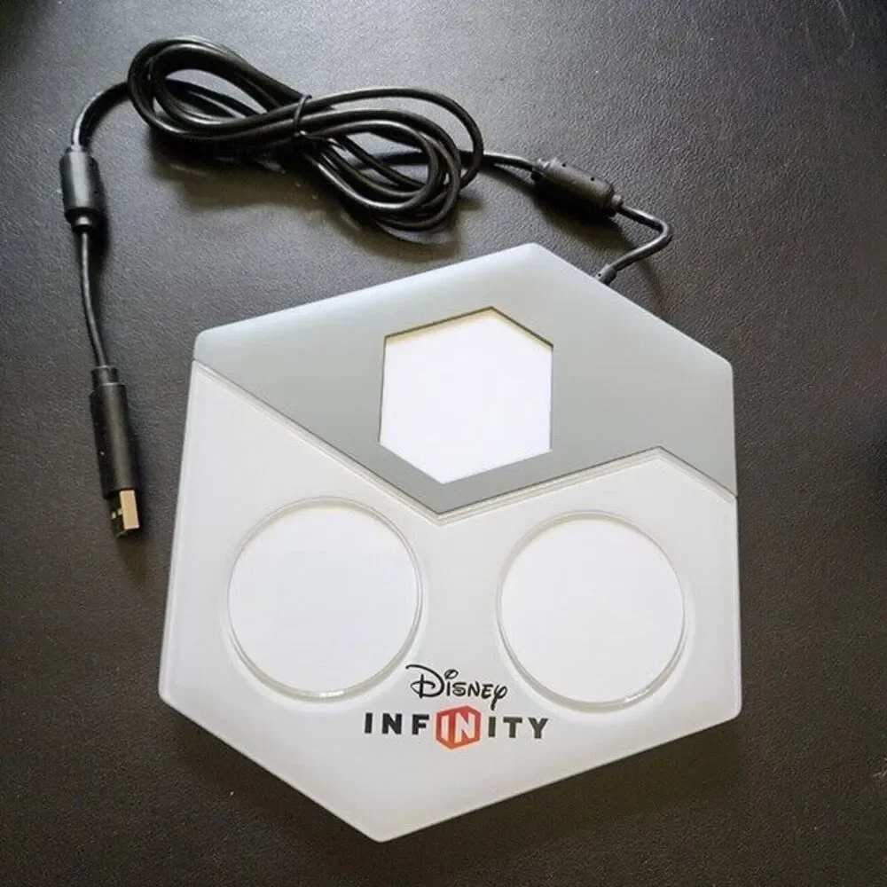 Disney Infinity Figure Base Portal Pad Plus 2 Figures Brave Merida Stitch‎